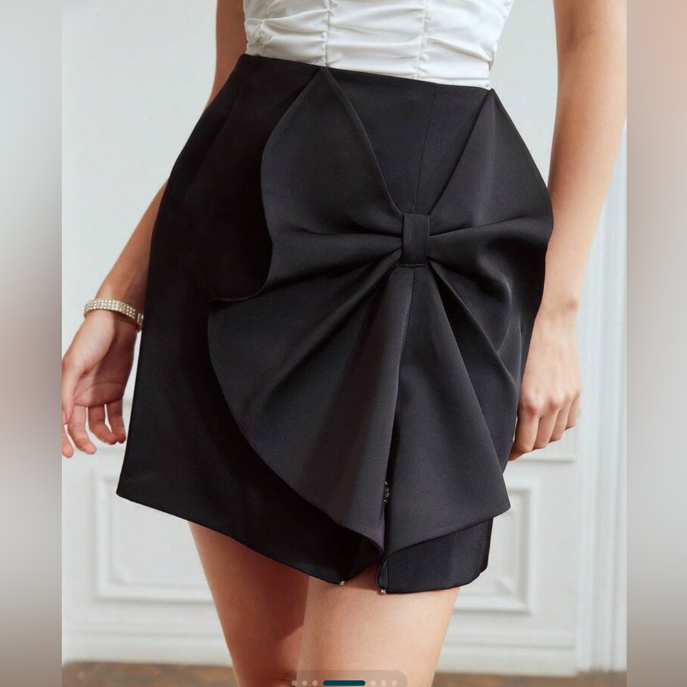 MOTF Black Large Bow with Rhinestone Skirt